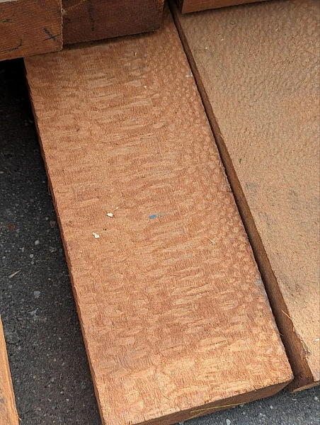 Пиломатериалы из Лайсвуд (пиленая сухая доска)