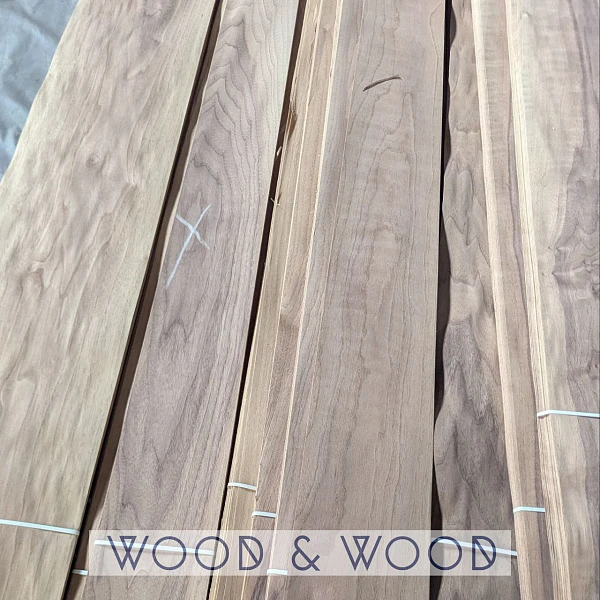 Шпон Ореха американского - 0,6 мм сорт B